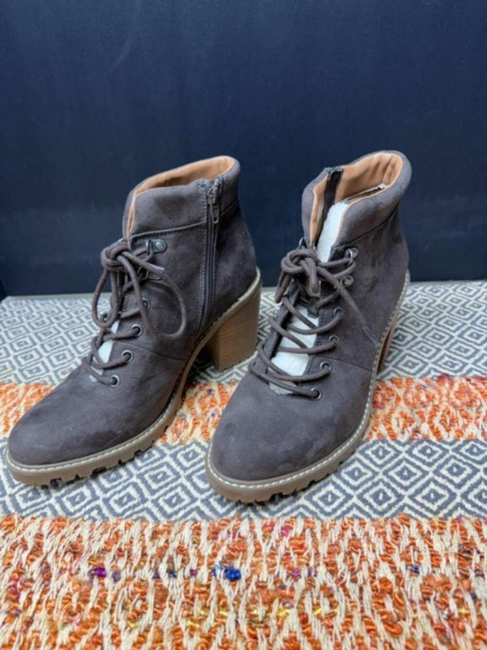 Universal Thread Tipper Heeled Zip Boots Woman's Size 9.5